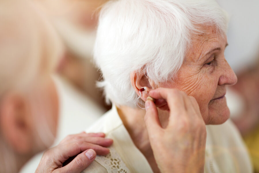 Audiology support, fitting a hearing device